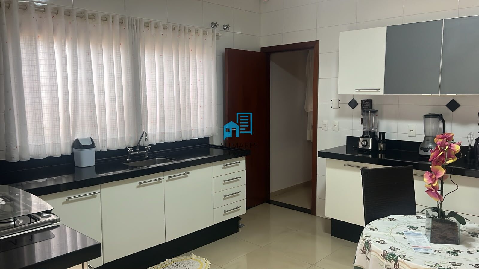 Casa com 3 quartos à venda, 270m² — foto 27 de 44