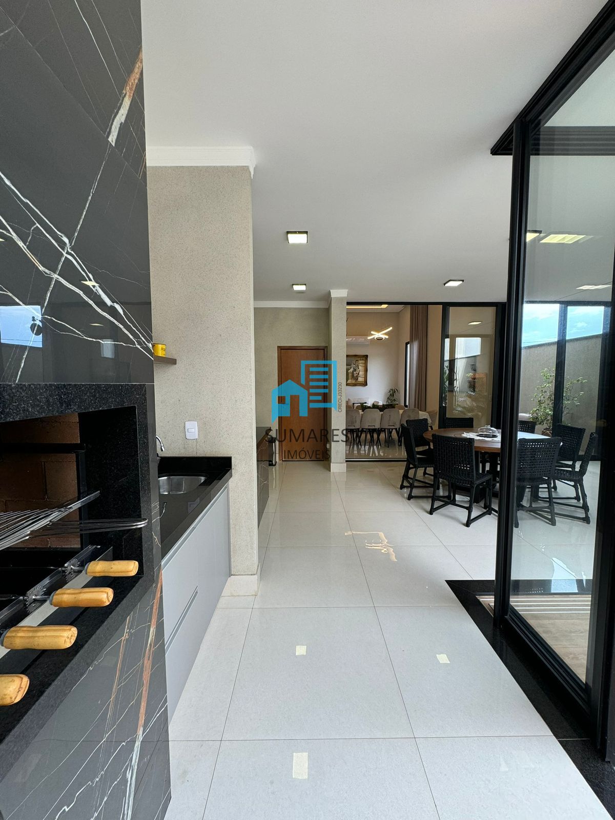 Casa com 3 quartos à venda, 219m² — foto 10 de 26