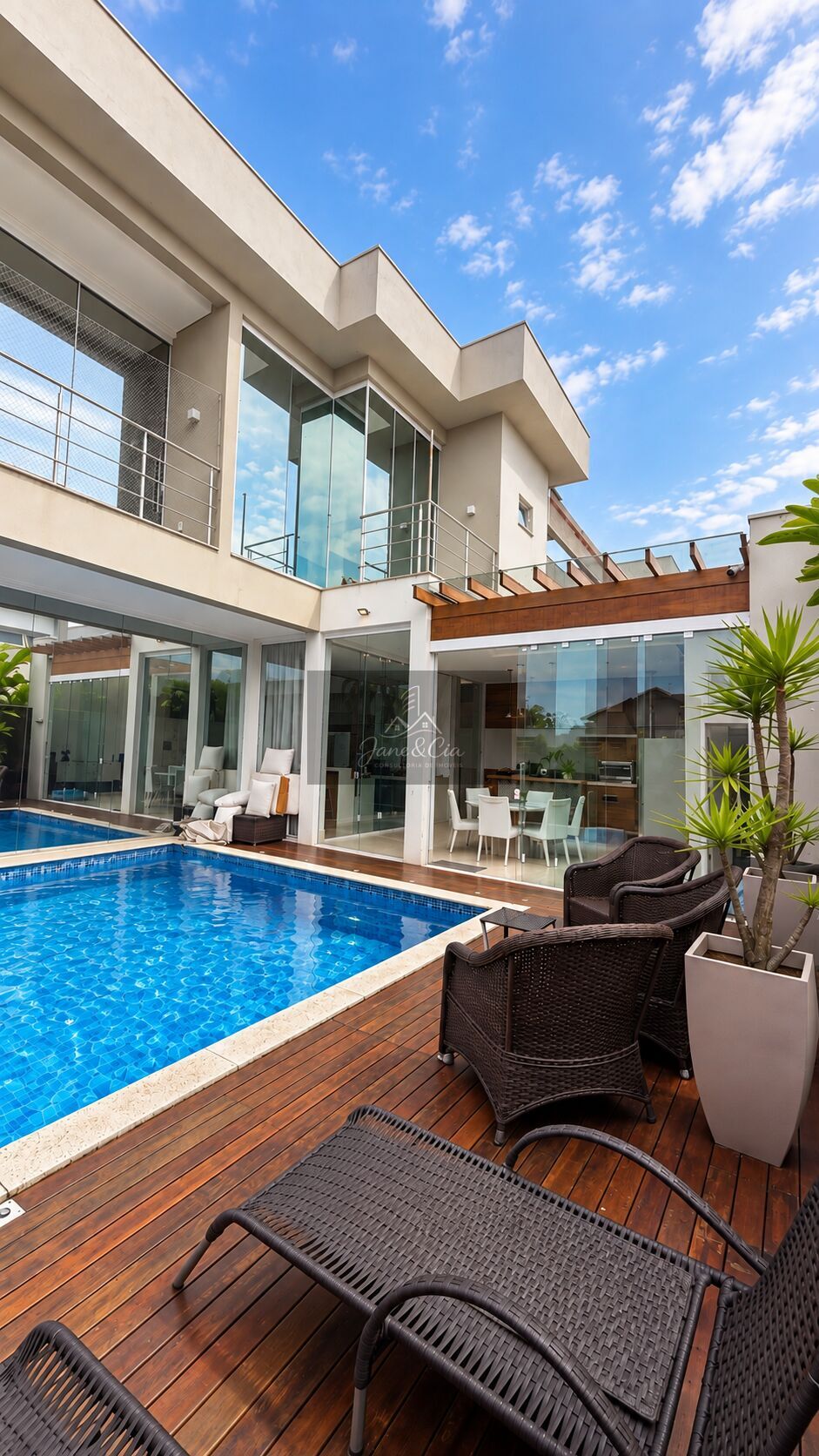 Sobrado, 4 quartos, 368 m² - Foto 1