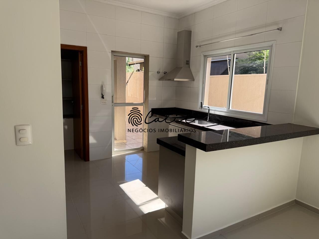 Casa, 3 quartos, 242 m² - Foto 4