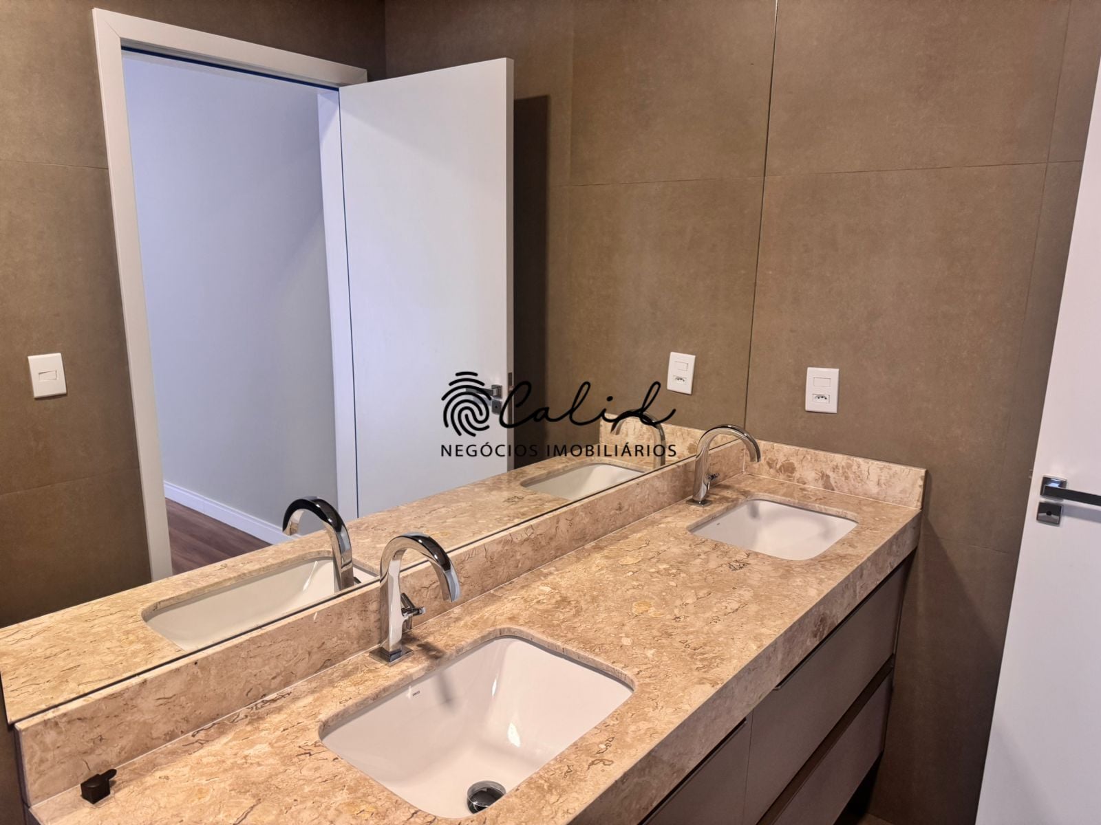 Casa, 3 quartos, 242 m² - Foto 13