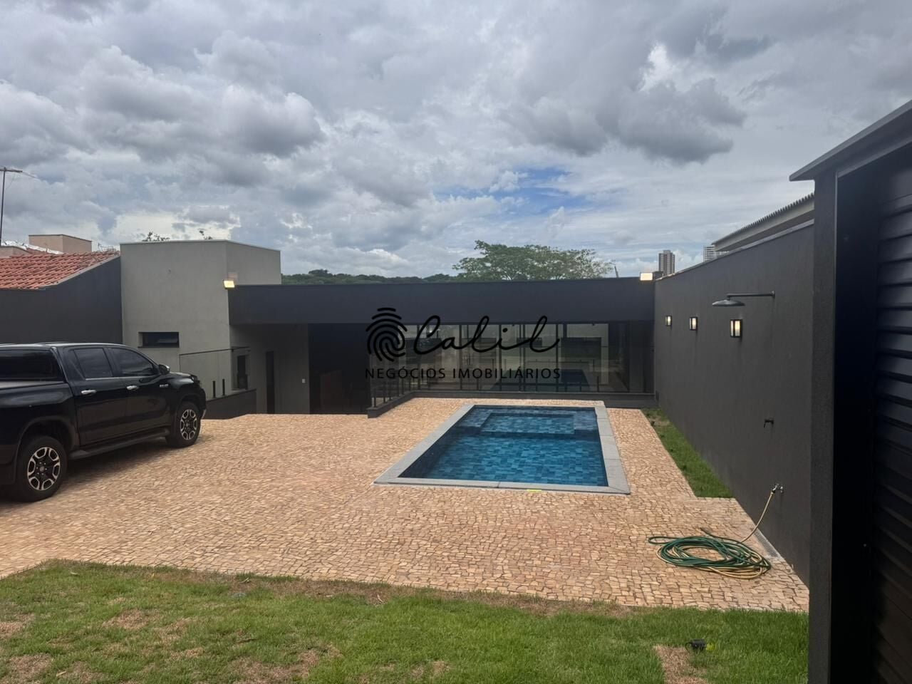 Casa, 3 quartos, 242 m² - Foto 2