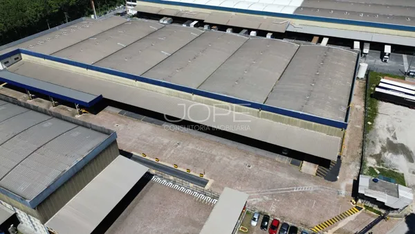 Galpão para Locação em Barueri | 12.495 m² | 32 Docas | 4 Docas Sider