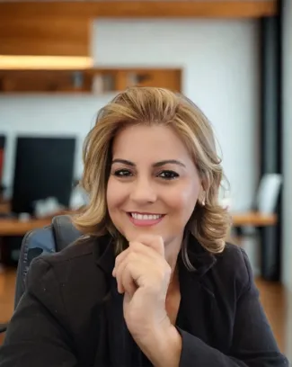 Katia Adriano - Consultora de Negócios