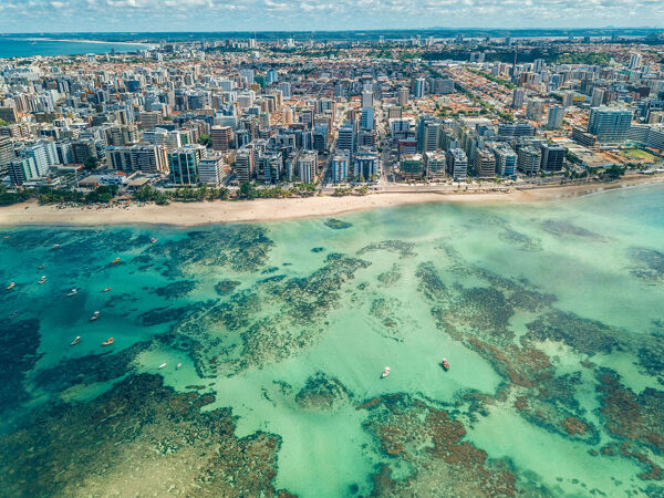 Vale a pena investir em imóveis em Maceió-AL? Descubra por que esta pode ser sua melhor decisão financeira.