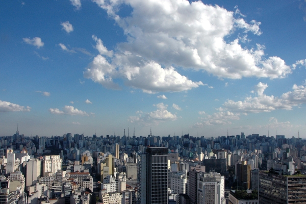Oportunidades de investimento imobiliário em São Paulo para residentes no interior
