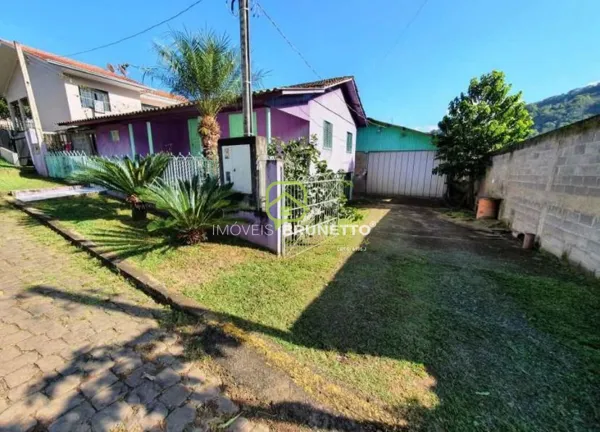 Casa à venda no bairro Centro em Ouro/SC